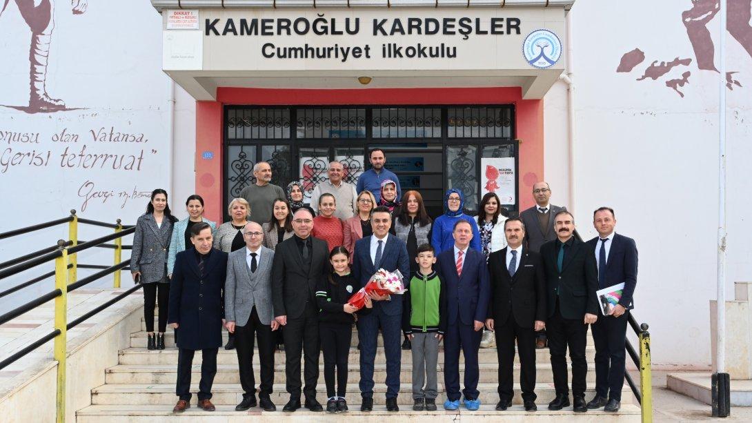 İl Milli Eğitim Müdürümüz Dr. Emre Çalışkan Kameroğlu Kardeşler Cumhuriyet İlkokulu'nu ziyaret etti.